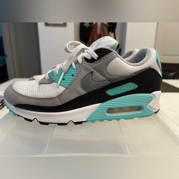 Nike WMNS Air VaporMax SE - Picture 4 of 9